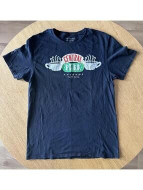 “FRIENDS” The TV Series Central Perk Black T-shirt-Adult Size Medium Coffee Shop